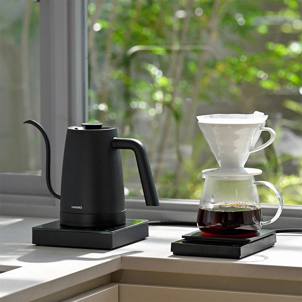 Hario Lyra Electric Gooseneck Kettle - Black (800ml) - Image 2